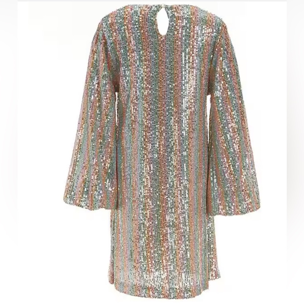 This kids dress is so beautiful! The sequins give it such a glamorous look. - Picture 4 of 10